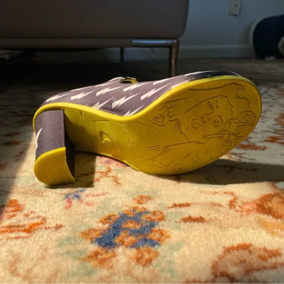 Hot Chocolate Design Star and Lightning Heels - Picture 5 of 6